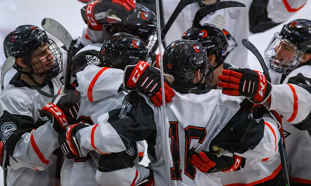 Men’s Hockey Leads Division III with 19 All-American Scholars